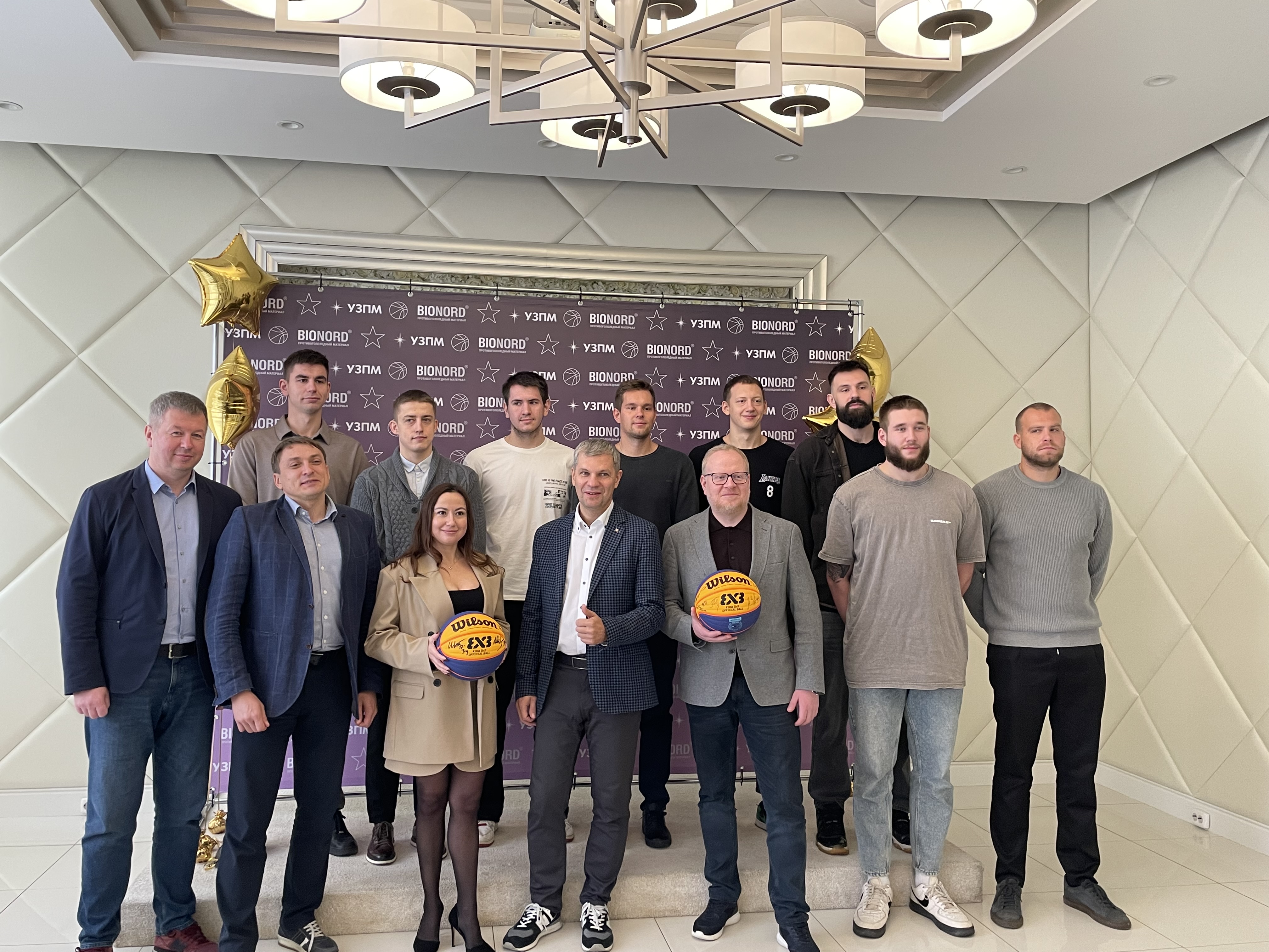 Генеральный директор УЗПМ Дмитрий Пылёв поздравил баскетбольные команды Bionord и Bionord Pro с успешным завершением сезона